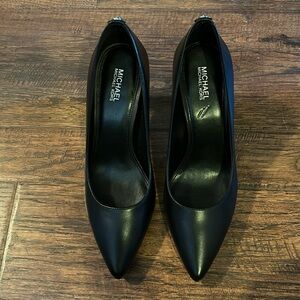 Michael Kors pumps
